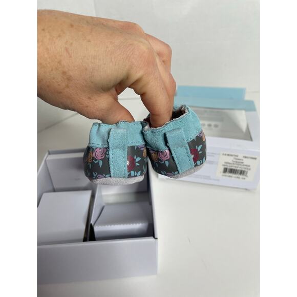 NEW Robeez 0-6 Mo Leather Moccasins Floral Flowers Turquoise - Picture 6 of 8